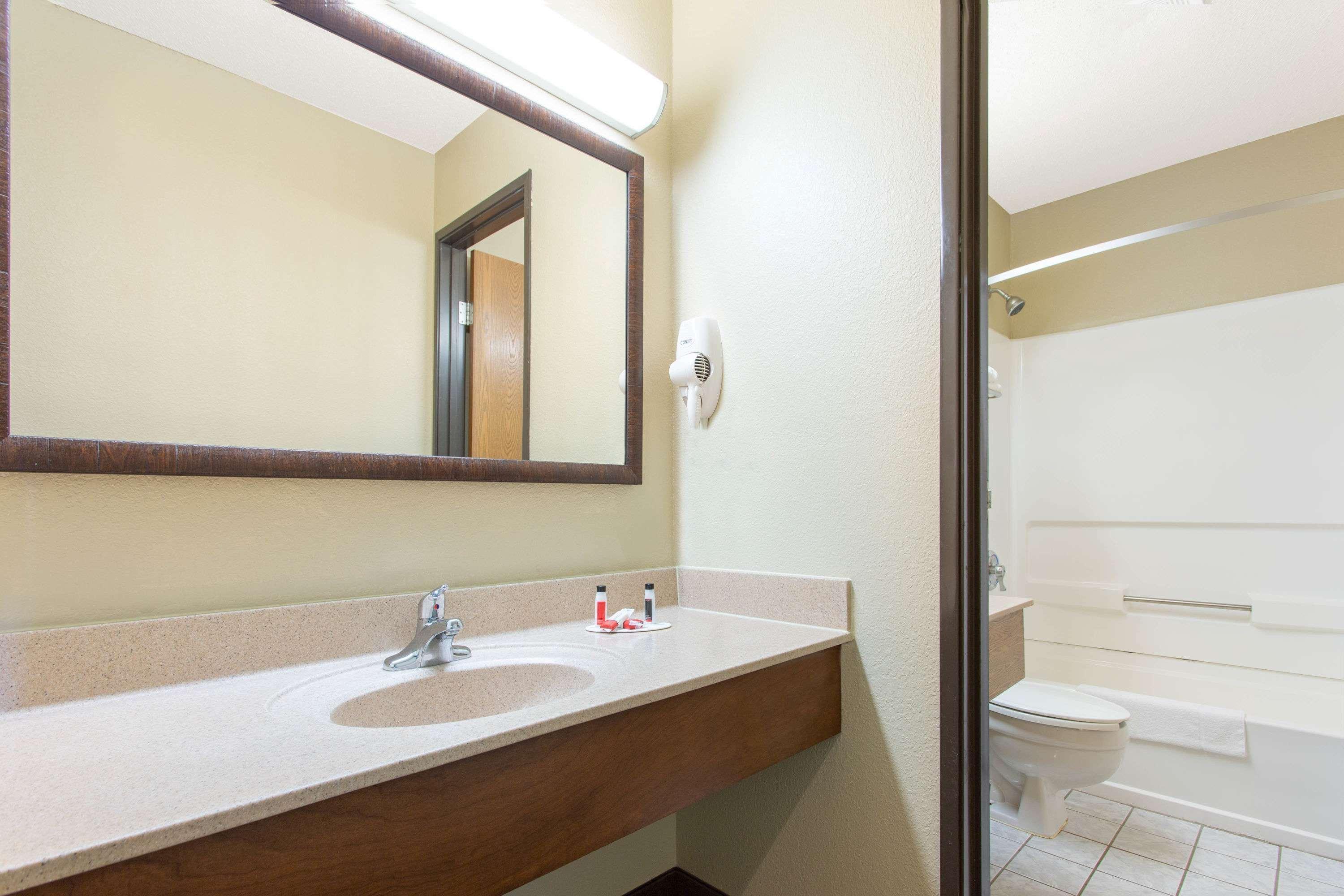 Super 8 By Wyndham Weston Wv Hotel Ngoại thất bức ảnh