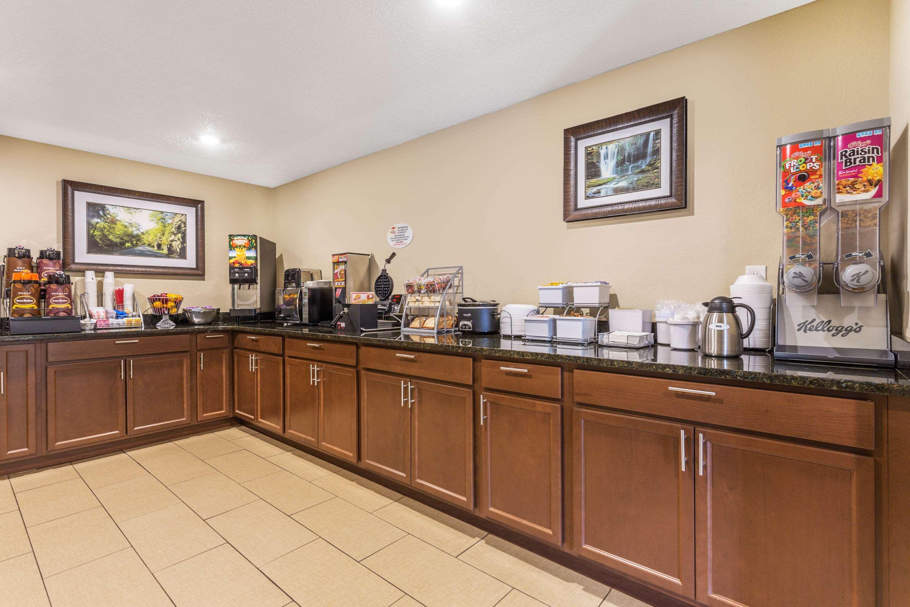 Super 8 By Wyndham Weston Wv Hotel Ngoại thất bức ảnh