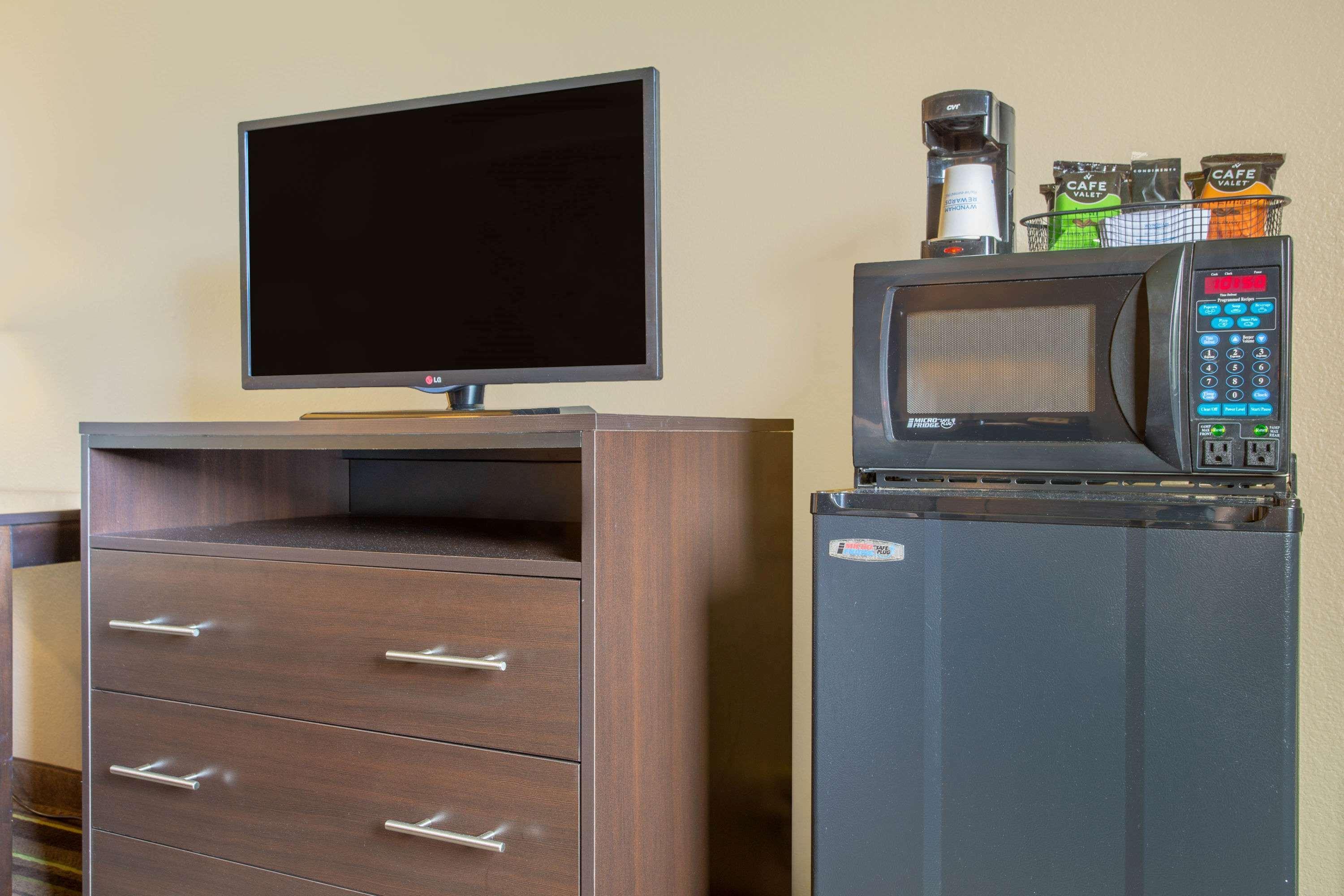 Super 8 By Wyndham Weston Wv Hotel Ngoại thất bức ảnh