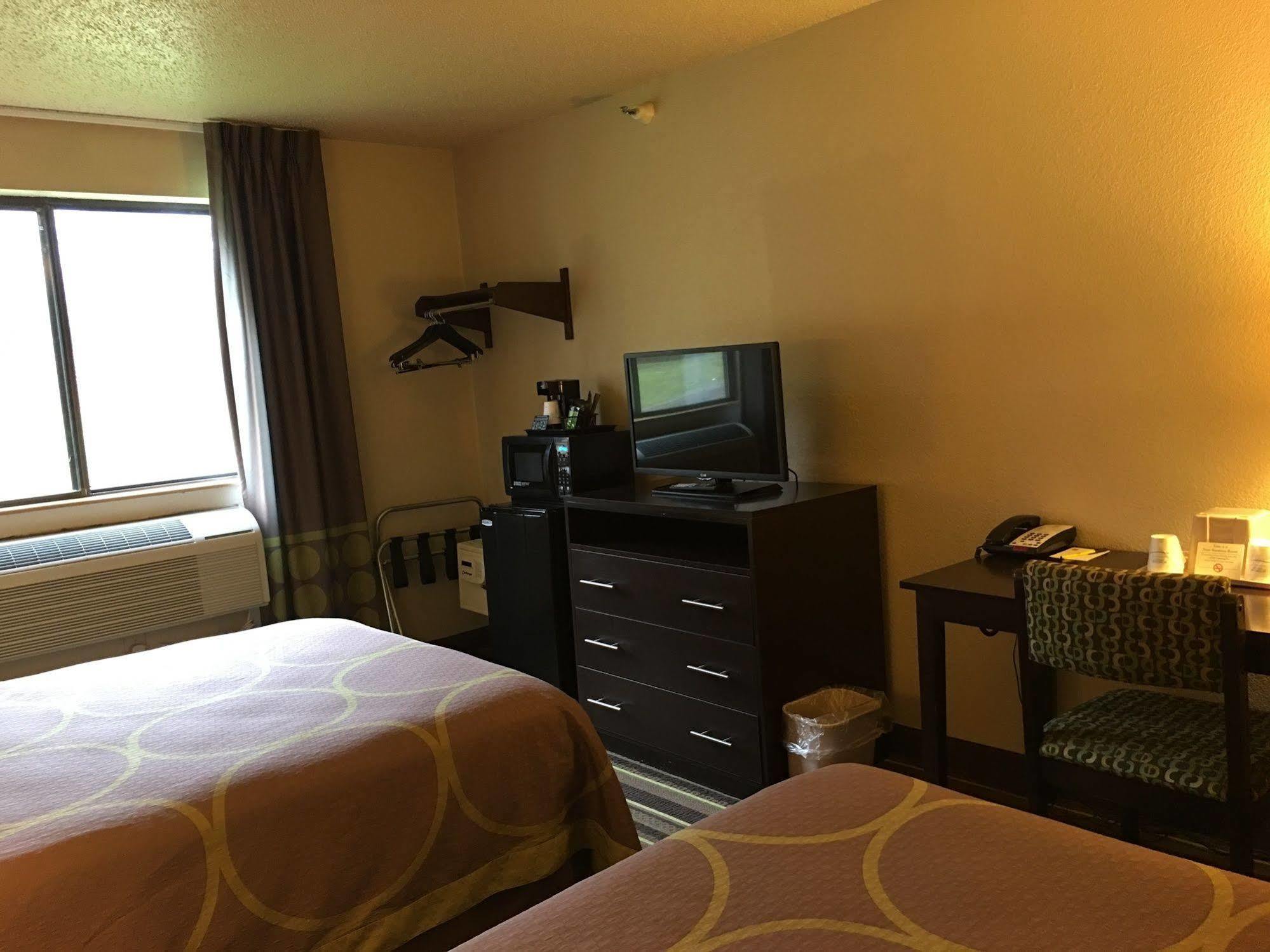 Super 8 By Wyndham Weston Wv Hotel Ngoại thất bức ảnh